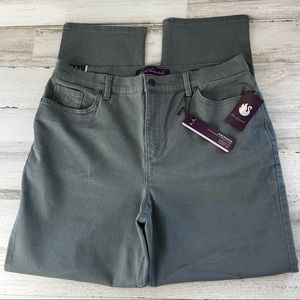 GLORIA VANDERBILT Amanda Sage Green NEW Jeans 16S